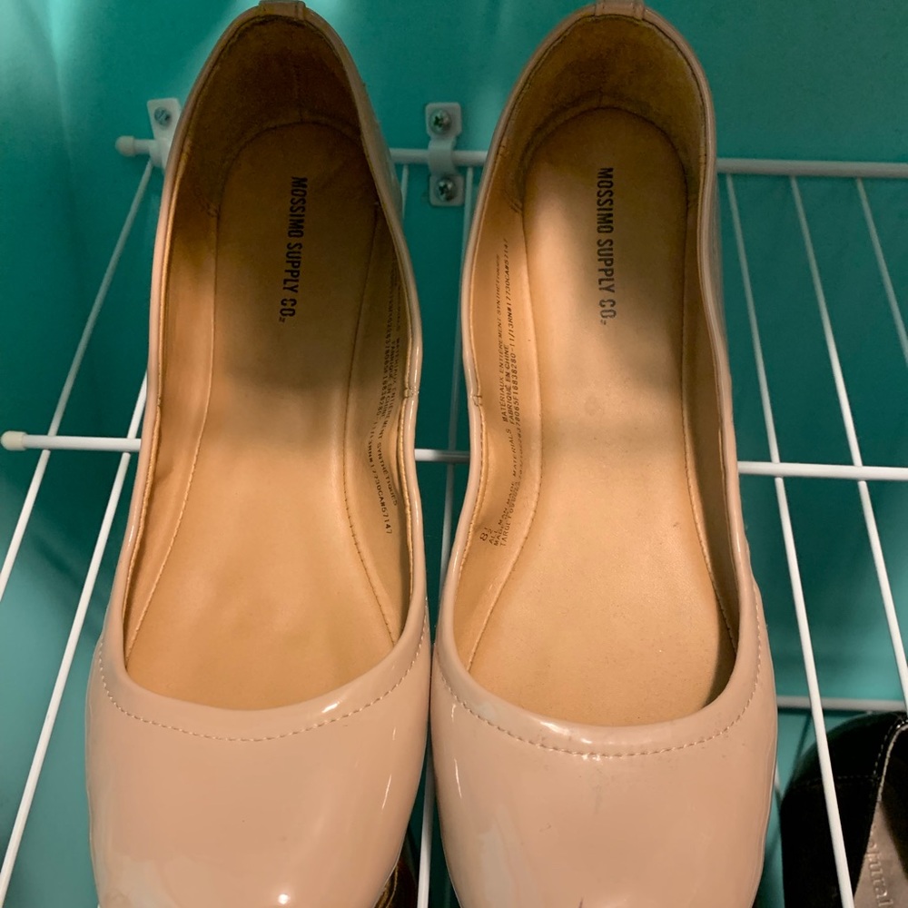 Nude Flats